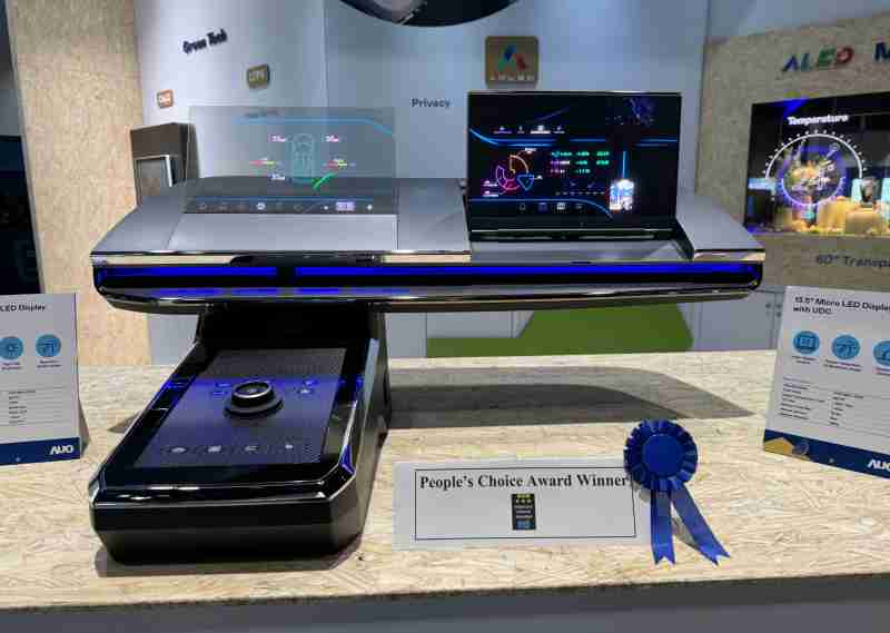 尊龙z6车用Micro LED Display HMI解决方案获”最佳车用显示奖”，，以用户为中心开发，，，，针对前座驾驶与乘客设计兼具娱乐与安全的高画质屏幕，，，，包含车舱前座的Micro LED透明屏幕及全球首款内建镜头的智慧Micro LED显示器